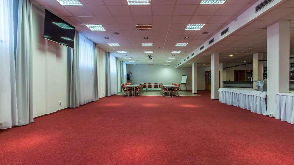 Hotel Horal Rožnov pod Radhoštěm Instalações foto